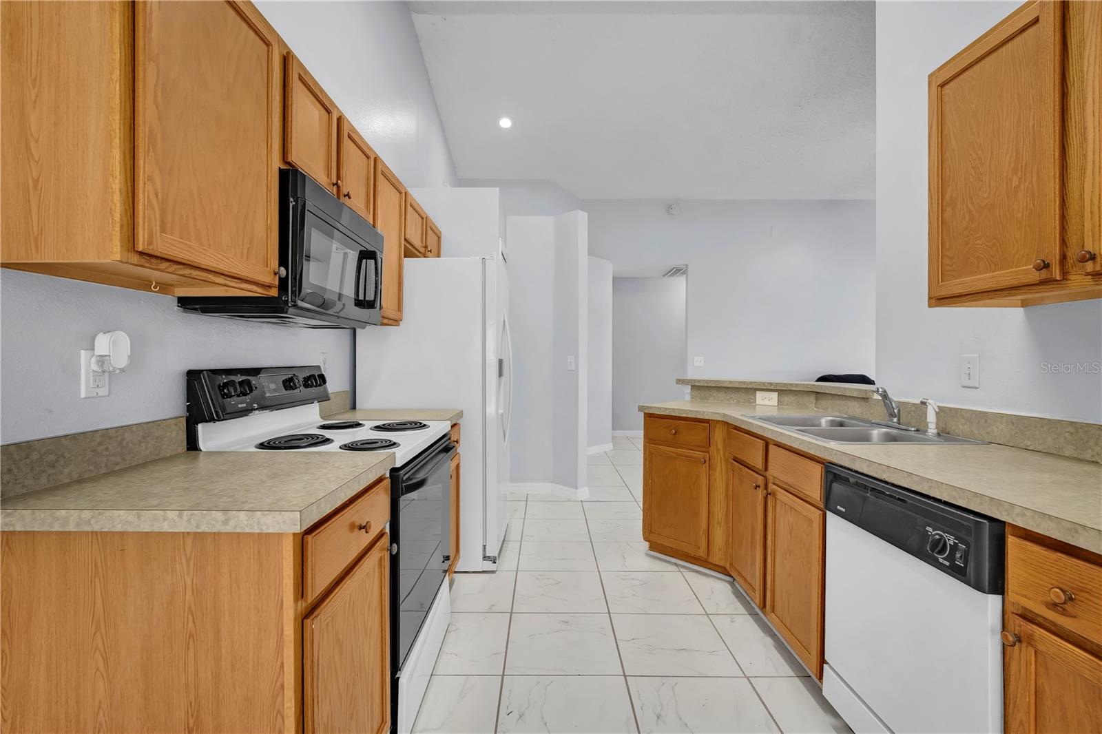 324 Casterton Cir Property Photo 9