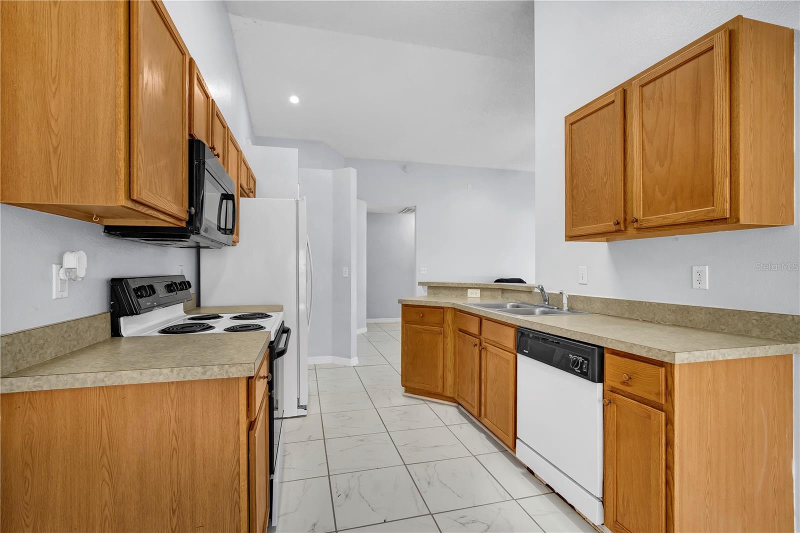 324 Casterton Cir Property Photo 10