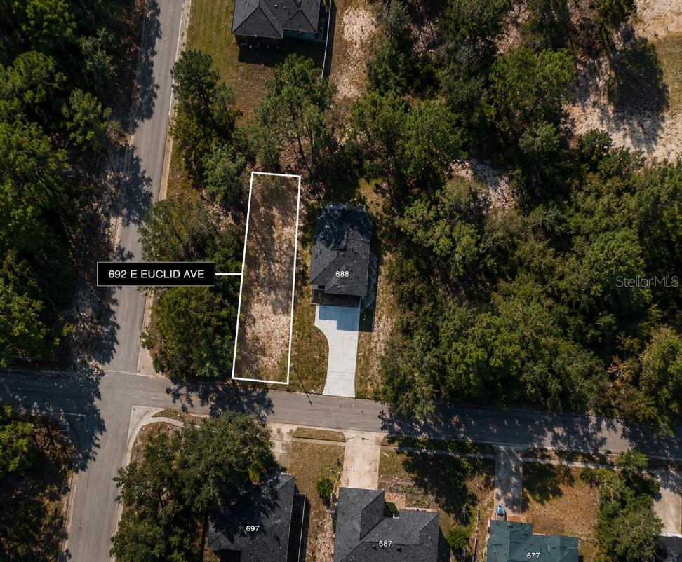 692 E Euclid Ave Property Photo 2