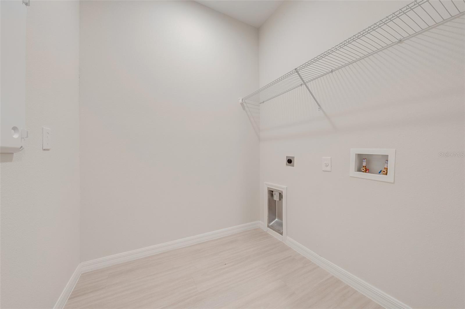 2139 Penny Ln Property Photo 14