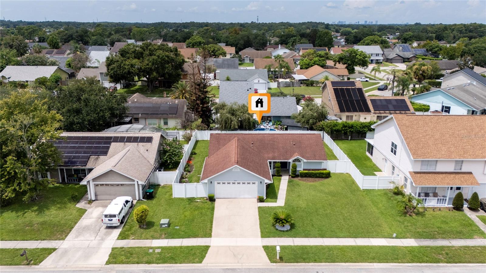 2042 Gamboge Dr Property Photo 4