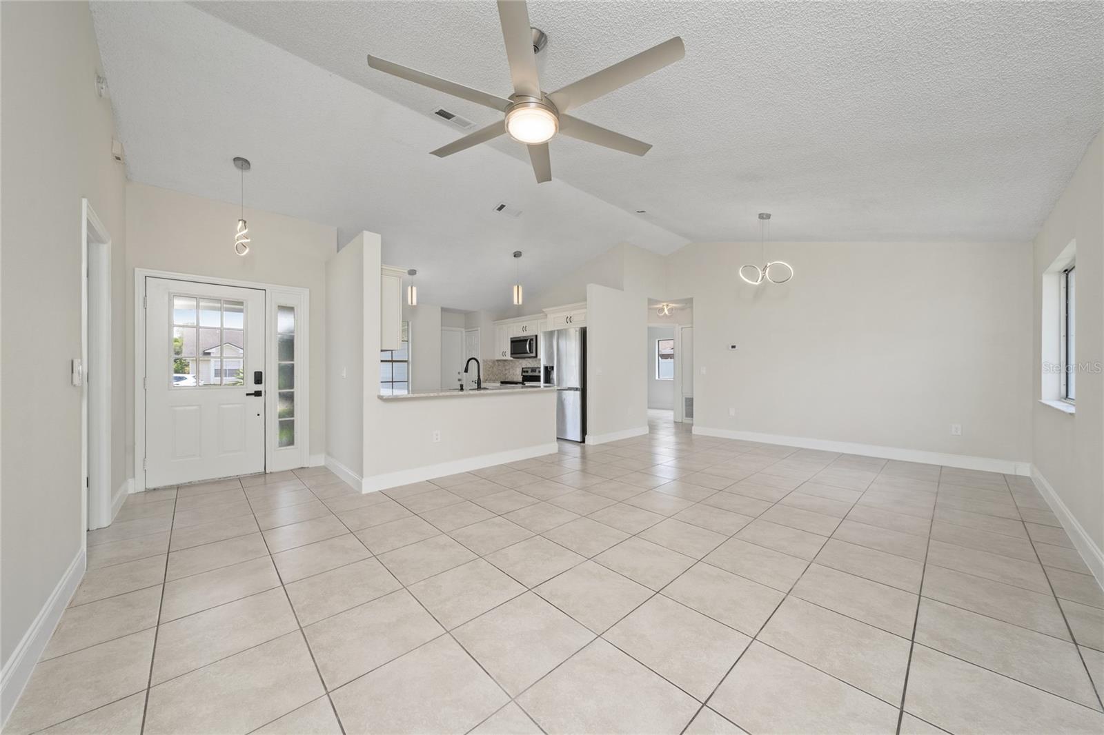 2042 Gamboge Dr Property Photo 11