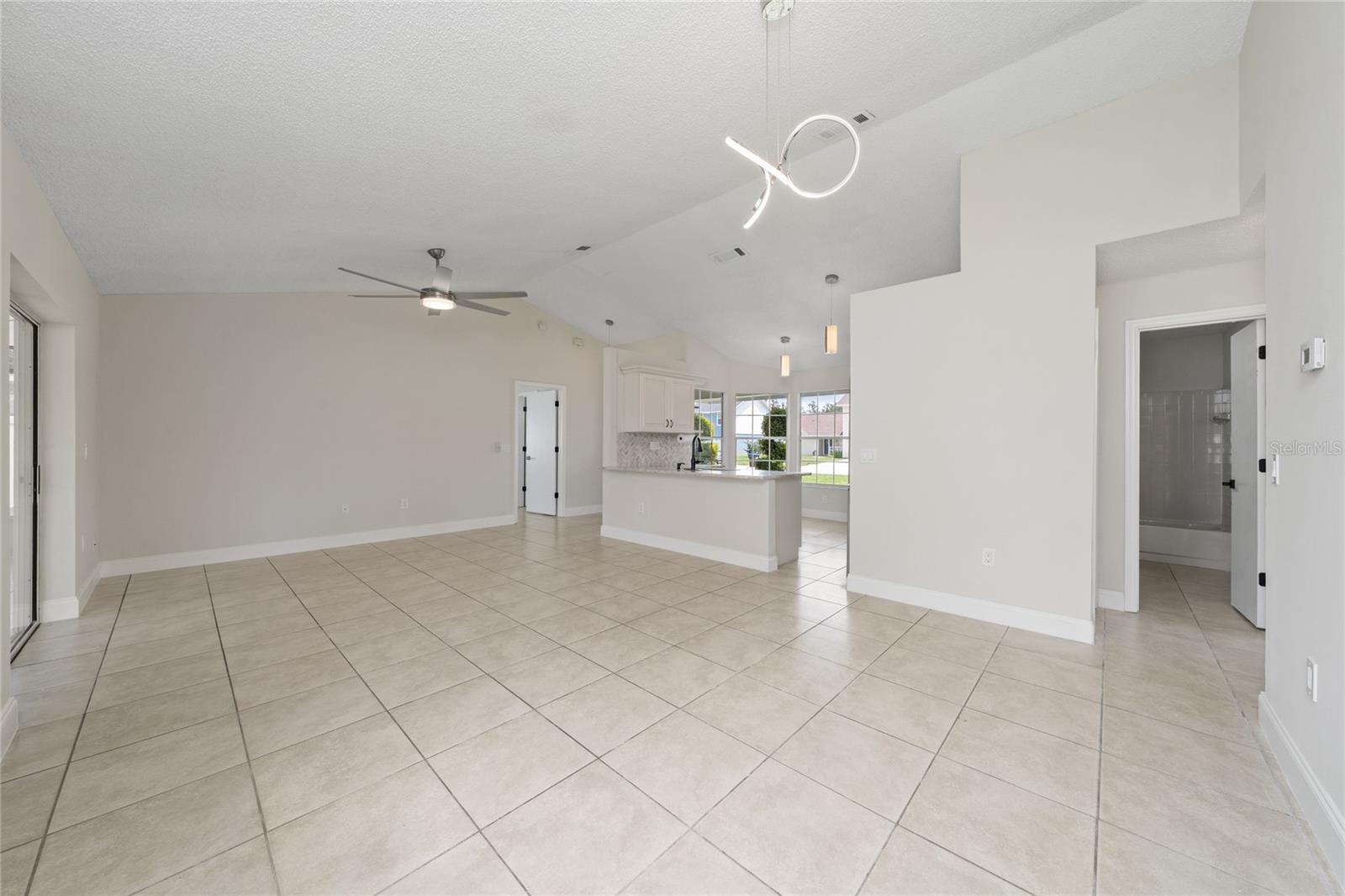 2042 Gamboge Dr Property Photo 13