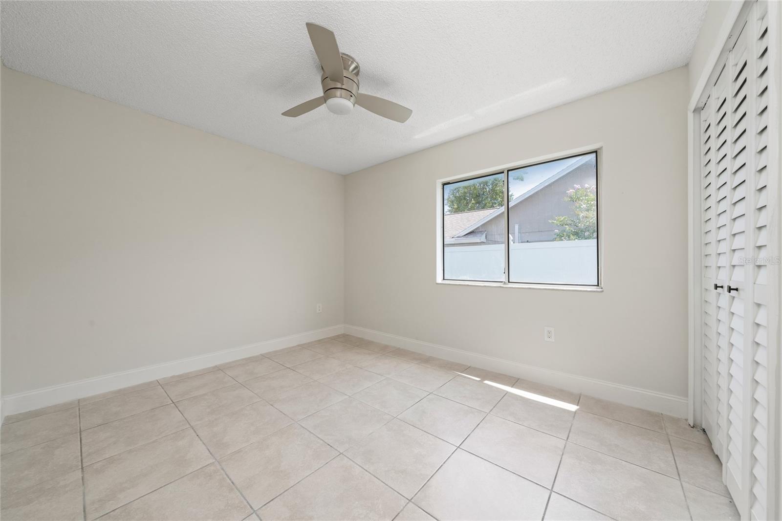 2042 Gamboge Dr Property Photo 18