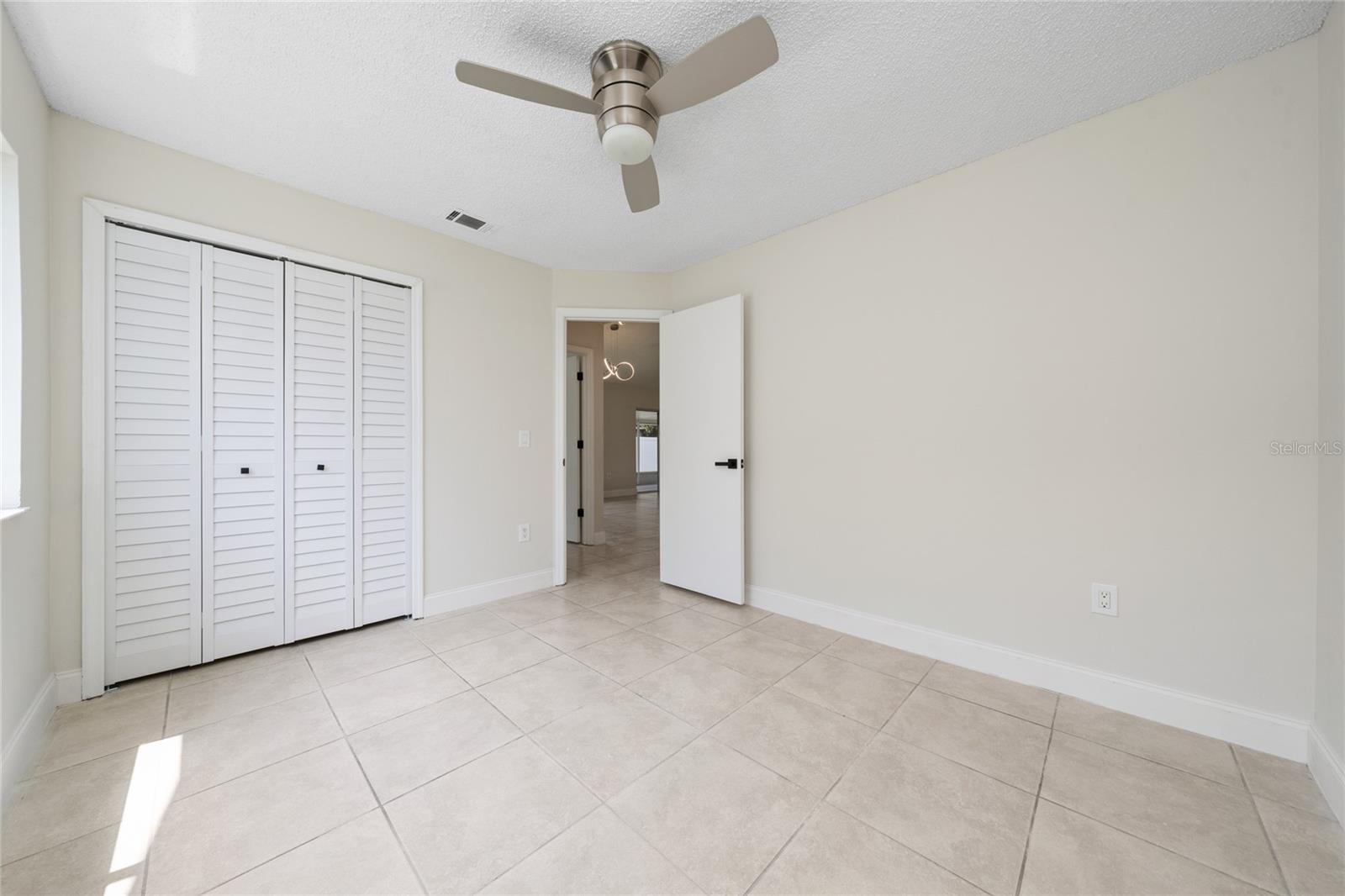 2042 Gamboge Dr Property Photo 19