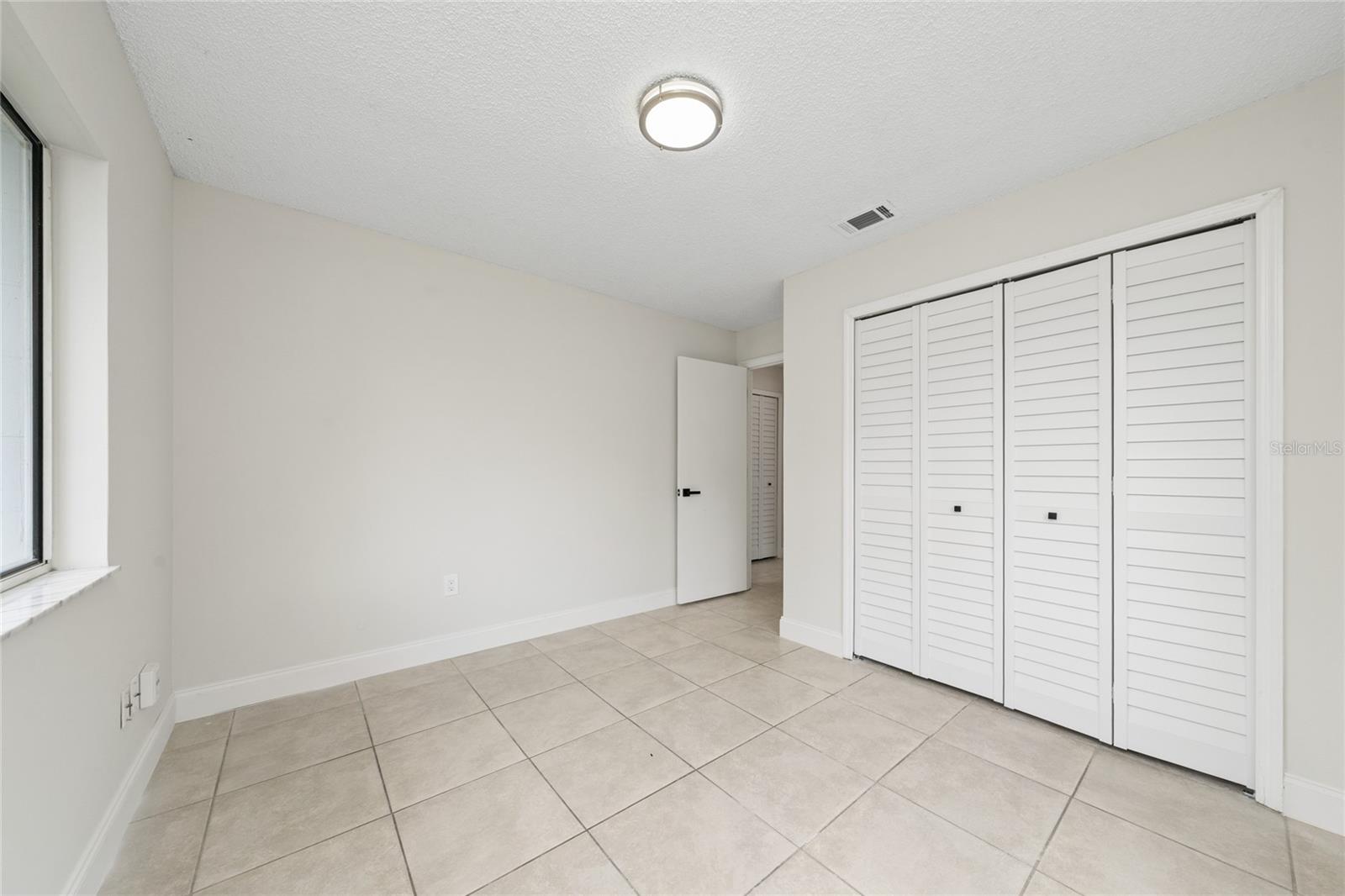 2042 Gamboge Dr Property Photo 21