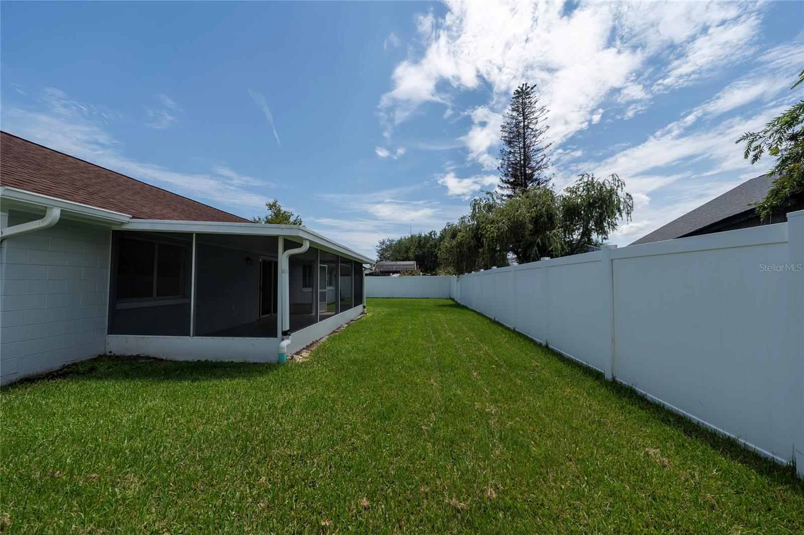 2042 Gamboge Dr Property Photo 32