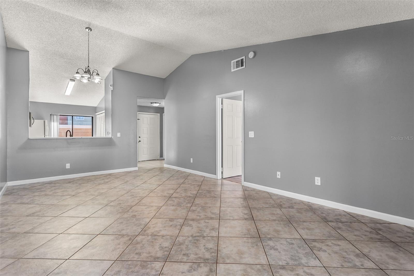 85 Silver Park Cir Property Photo 7