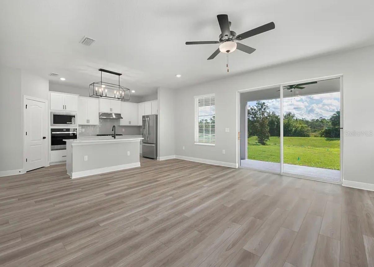 1399 Greenfield Loop Property Photo 3
