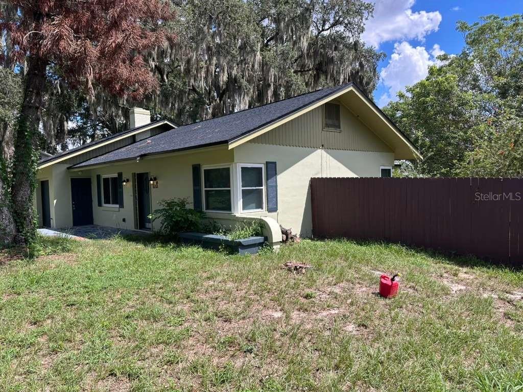 1065 W Magnolia St Property Photo 14