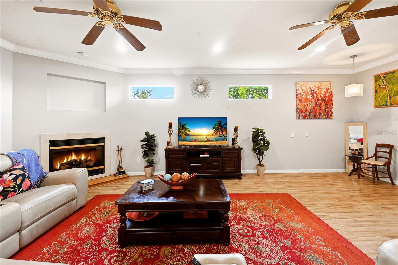 746 Country Ln Property Photo 10