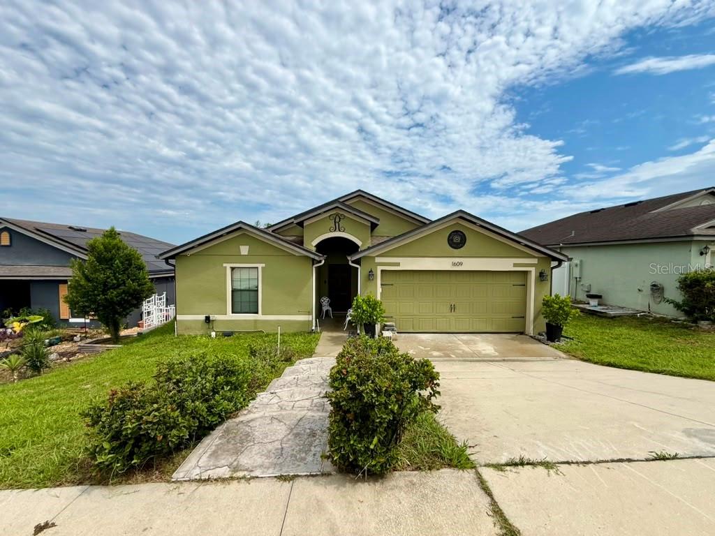 1609 Steely Dr Property Photo 2