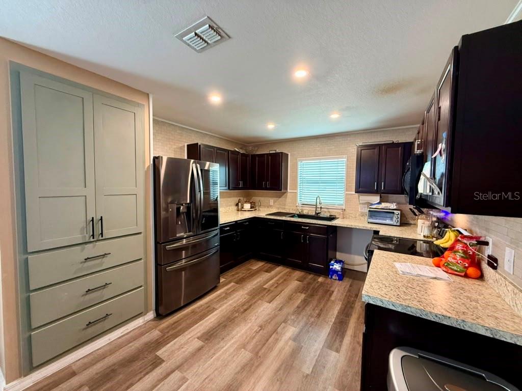 1609 Steely Dr Property Photo 15