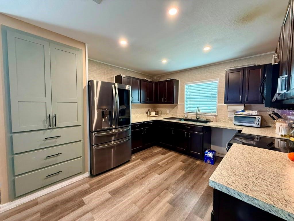 1609 Steely Dr Property Photo 16