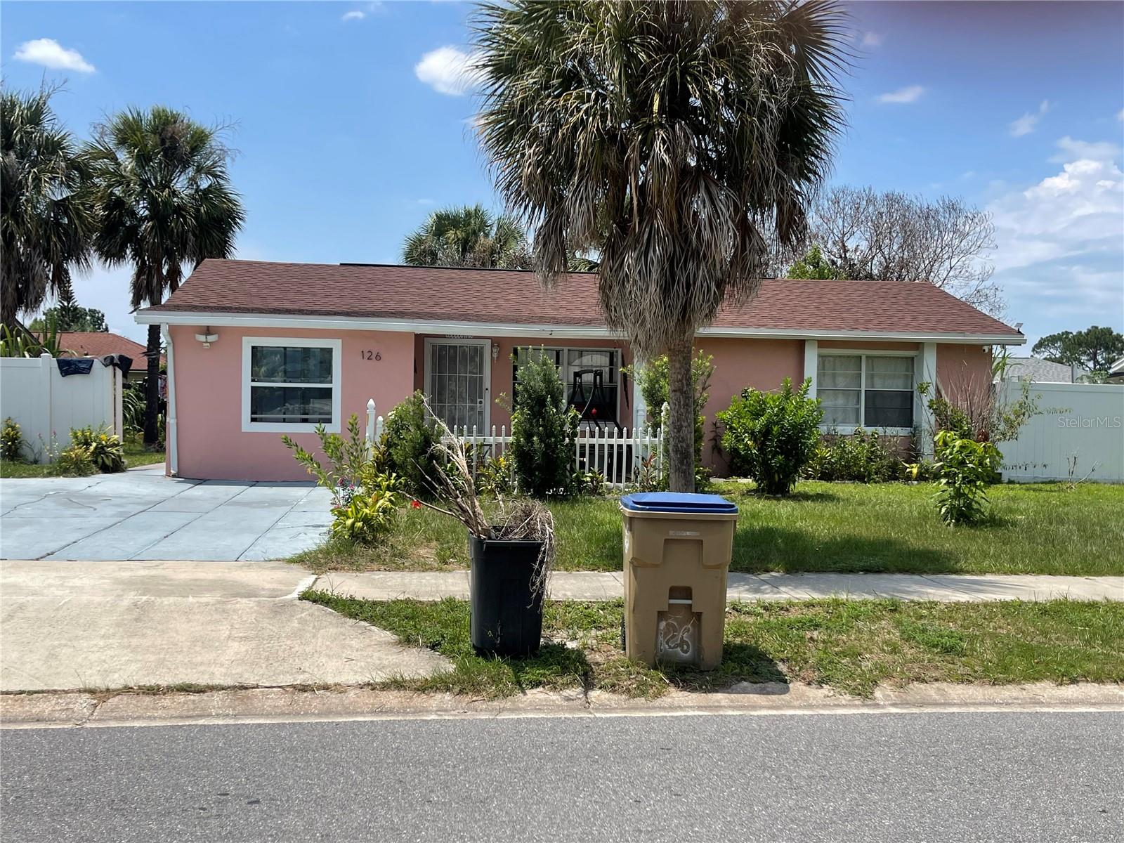 126 Dahlia Dr Property Photo 1