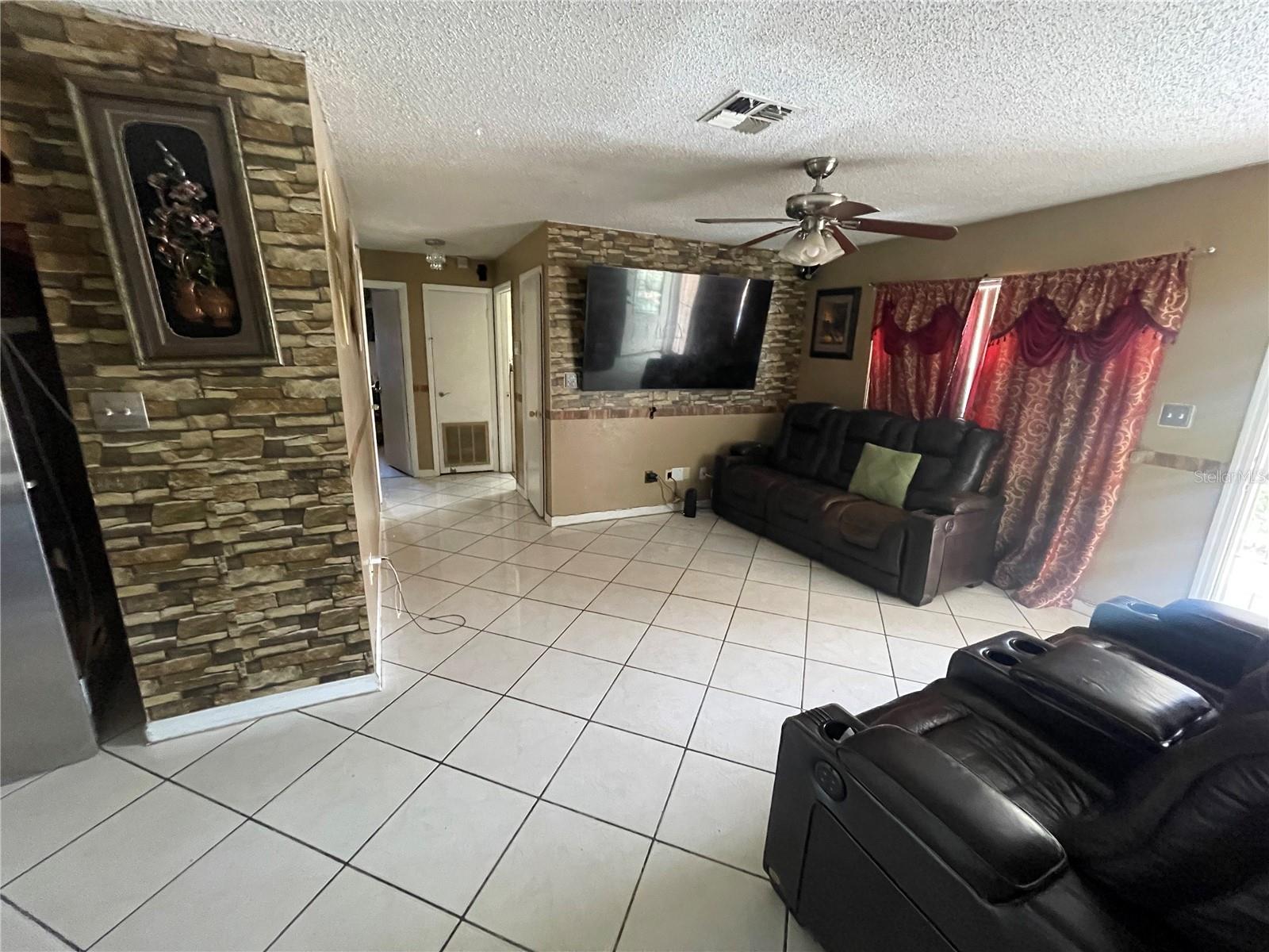 126 Dahlia Dr Property Photo 8