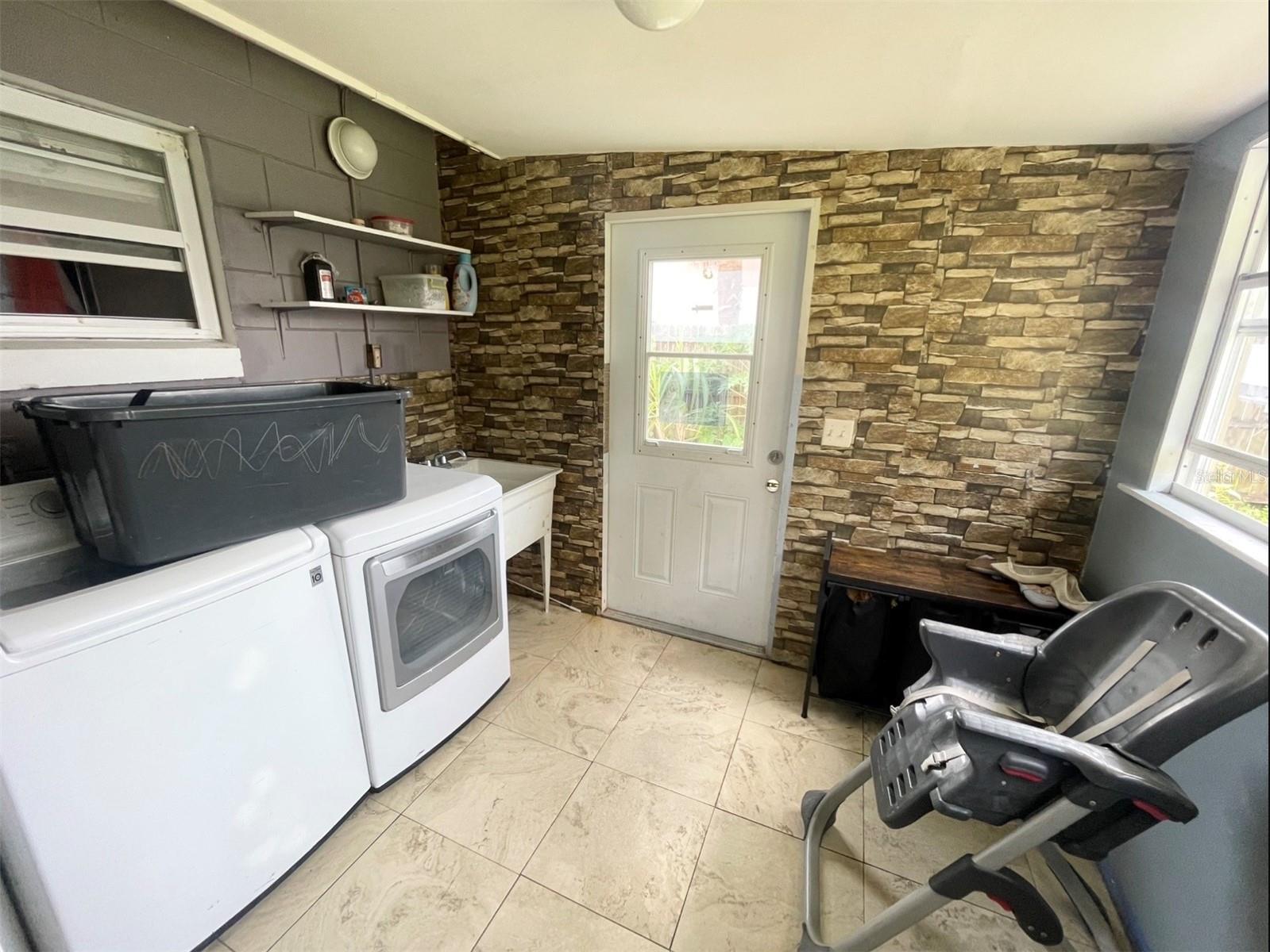 126 Dahlia Dr Property Photo 15