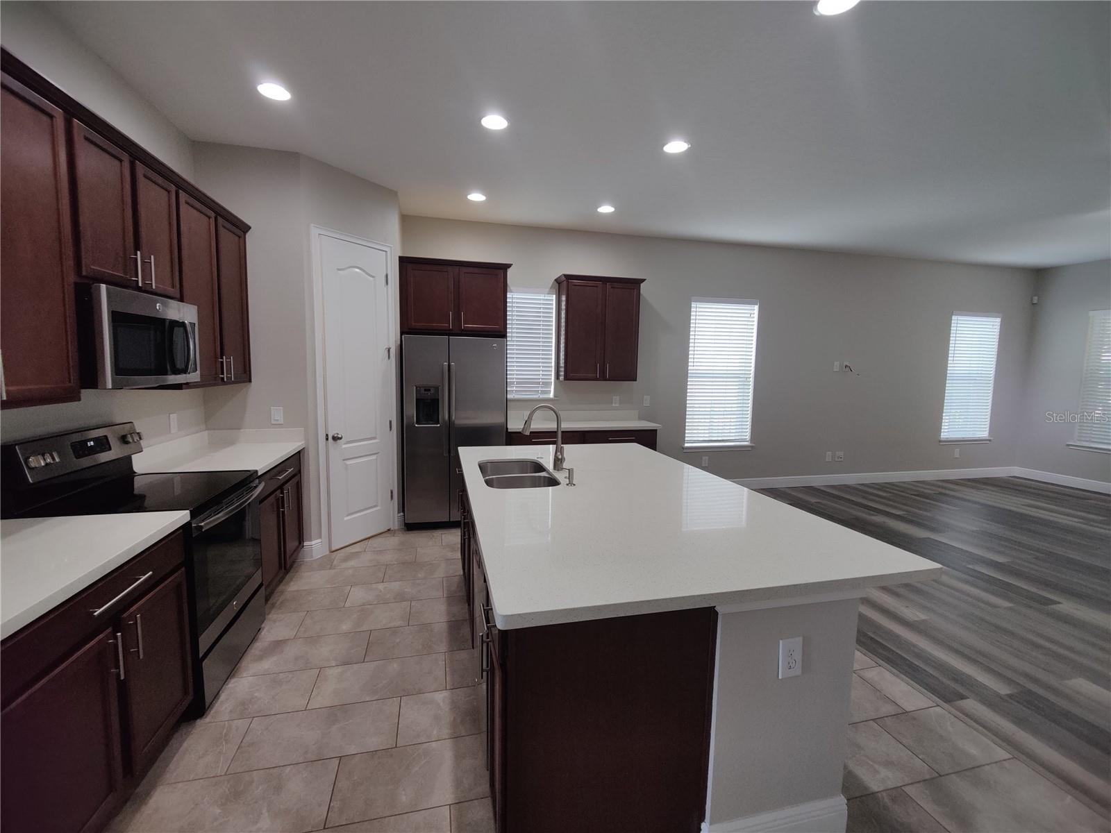 9042 Yonath St Property Photo 3