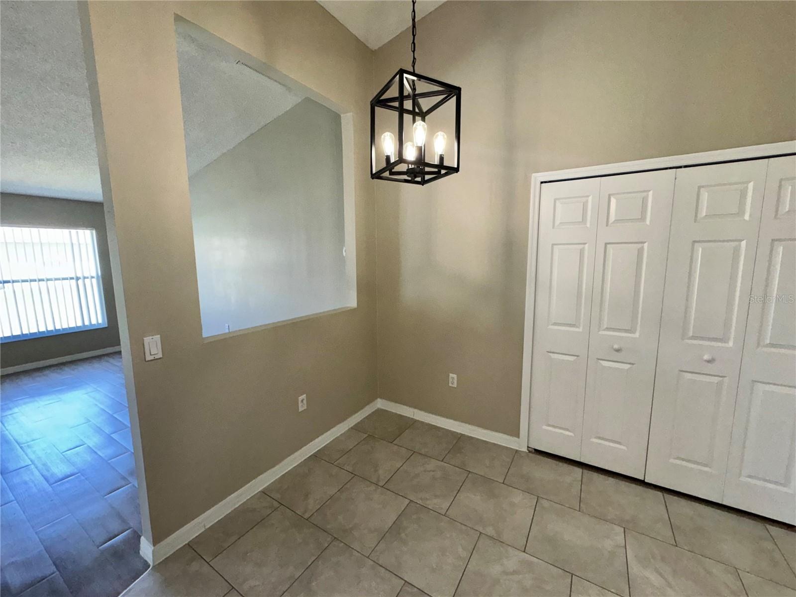 1011 Morvan Ln Property Photo 6