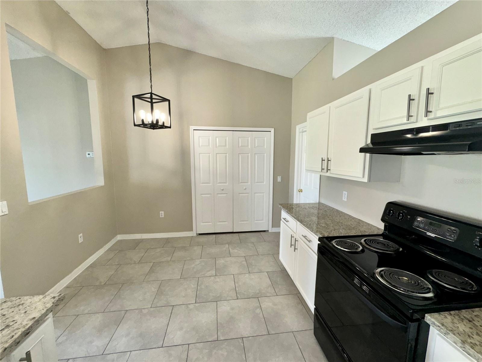 1011 Morvan Ln Property Photo 7