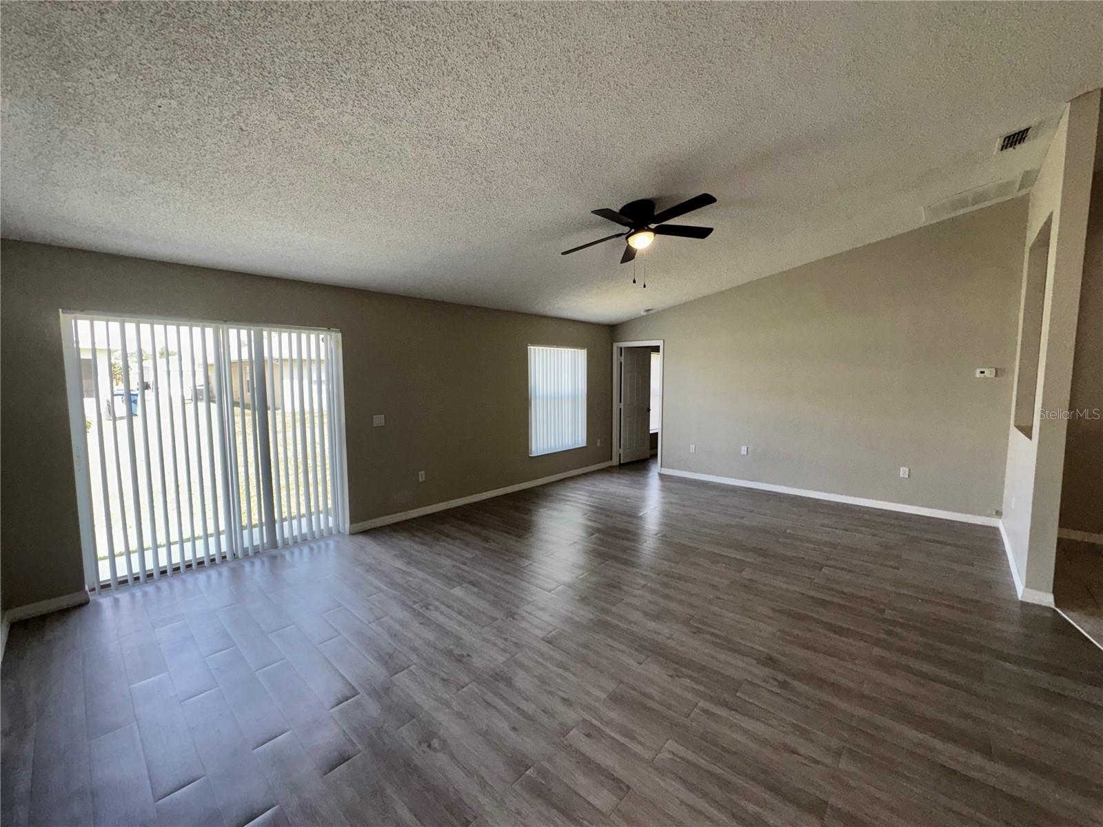 1011 Morvan Ln Property Photo 10