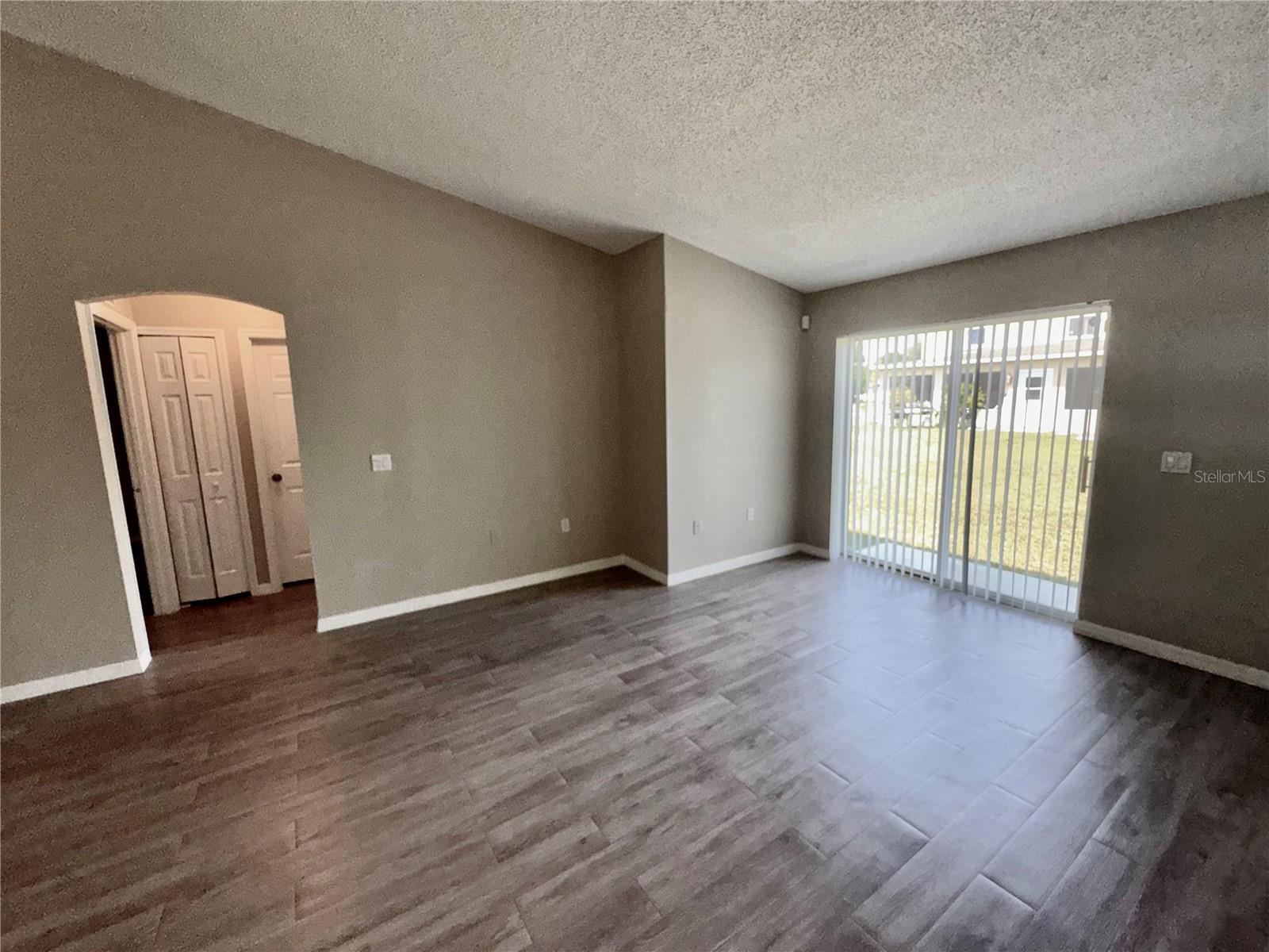 1011 Morvan Ln Property Photo 11