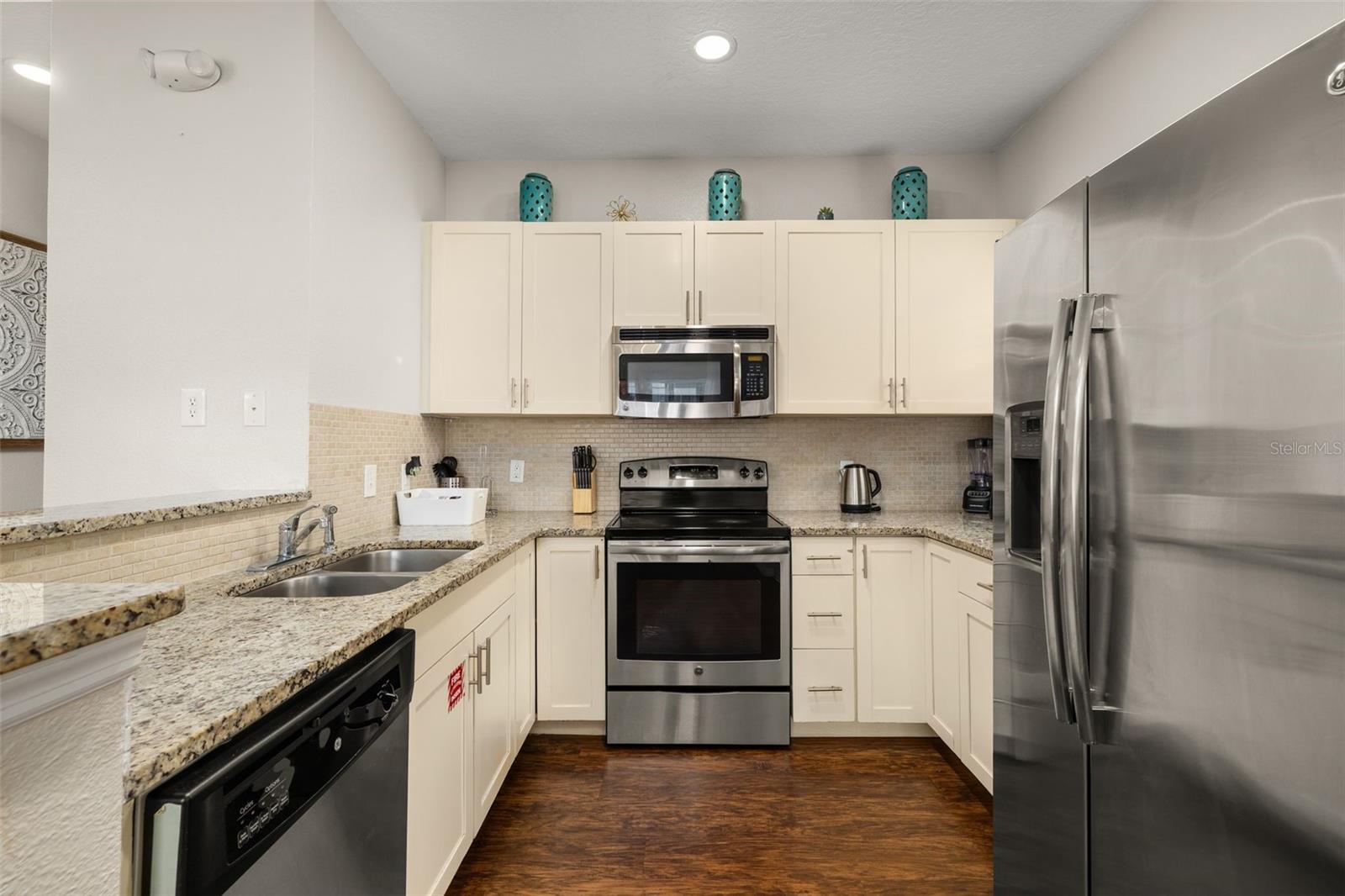 5370 Diplomat Ct #108 Property Photo 12