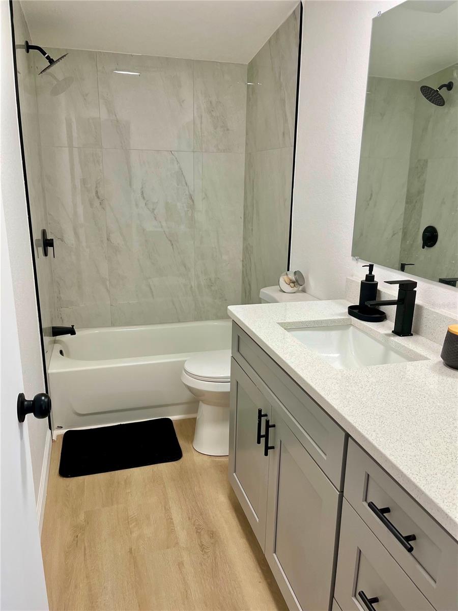 109 3rd St Property Photo 8