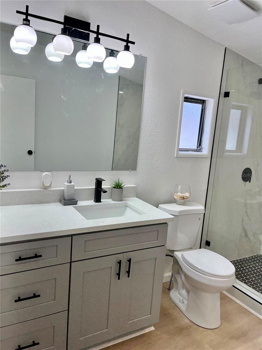 109 3rd St Property Photo 12