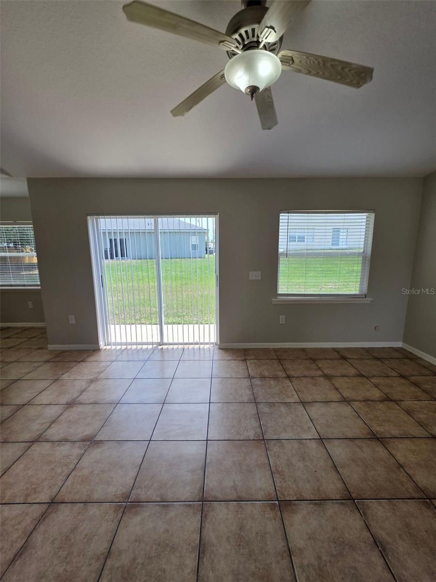 106 Herring Ln Property Photo 4