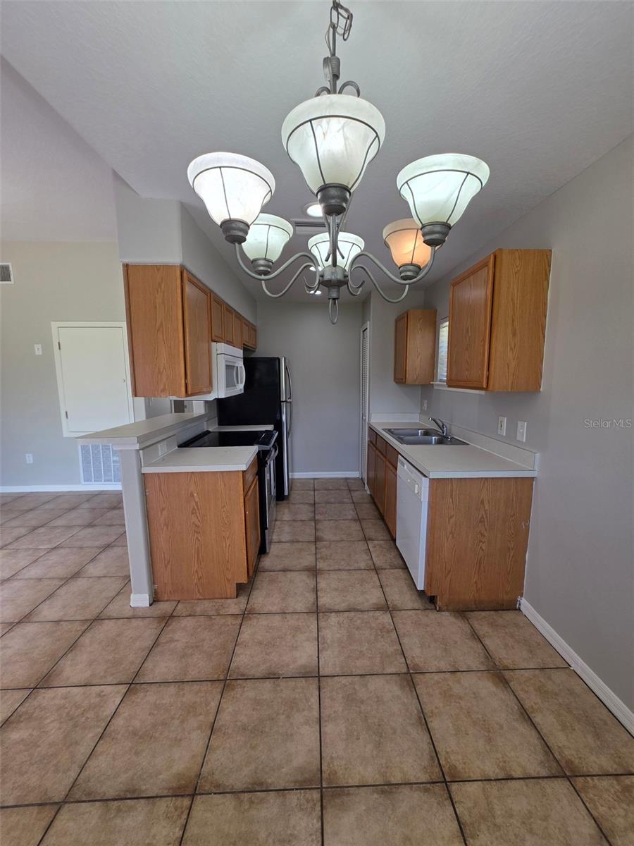 106 Herring Ln Property Photo 6
