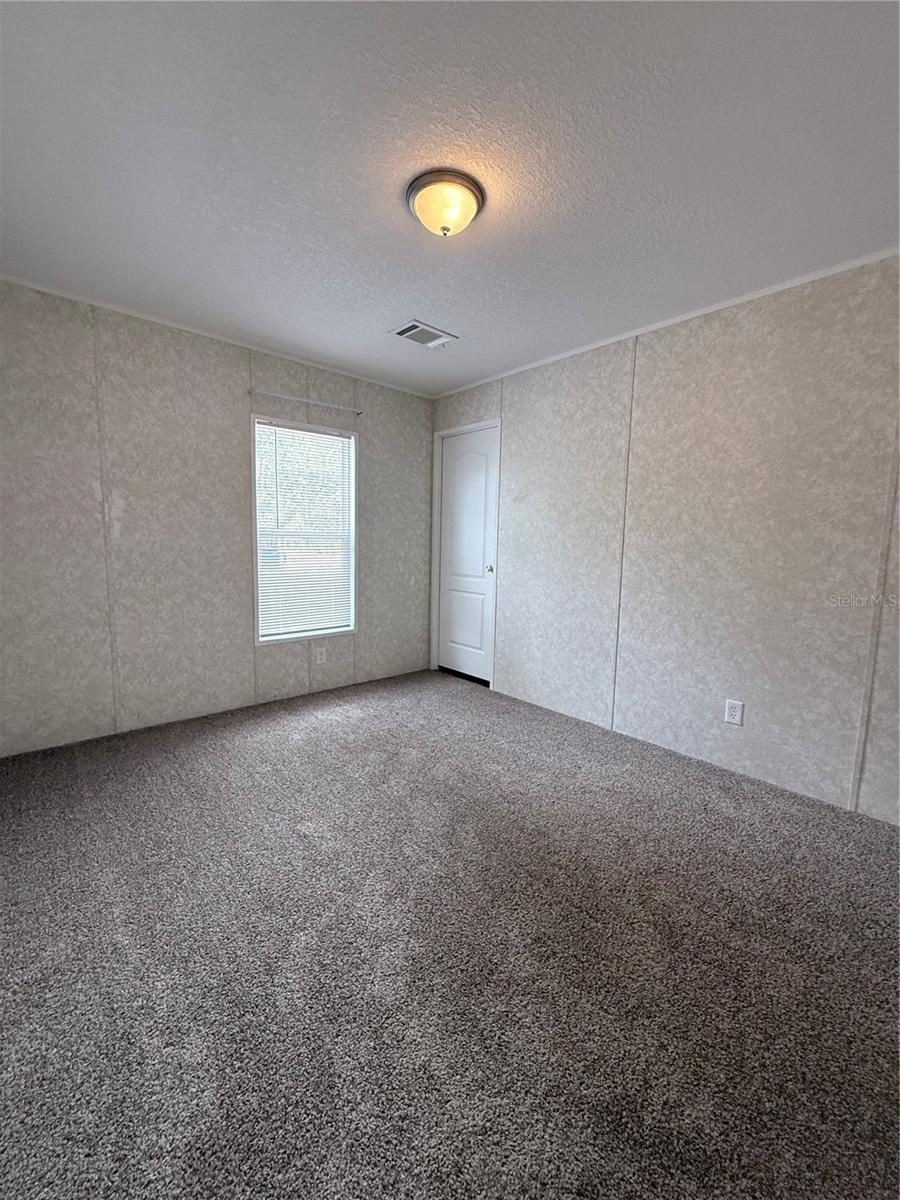 932 Se 40th Pl Property Photo 7