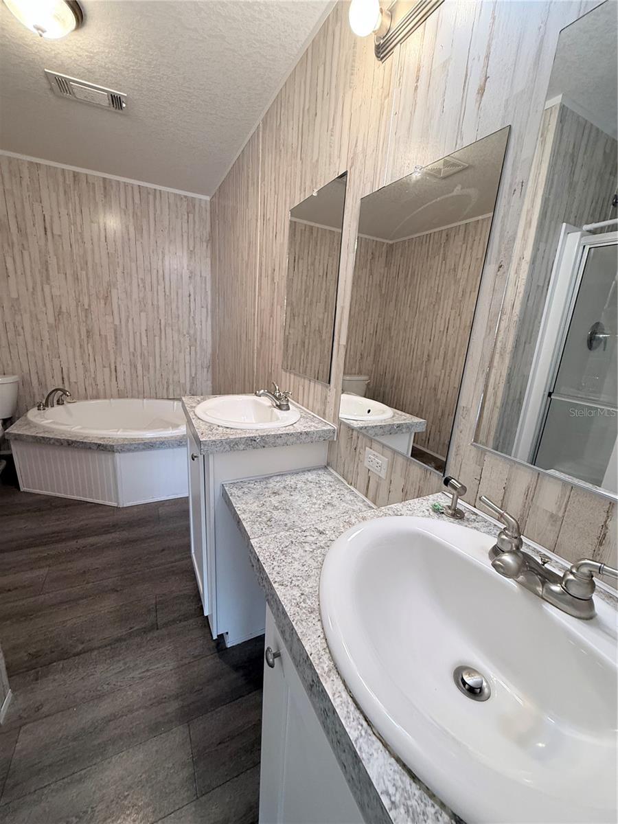 932 Se 40th Pl Property Photo 18