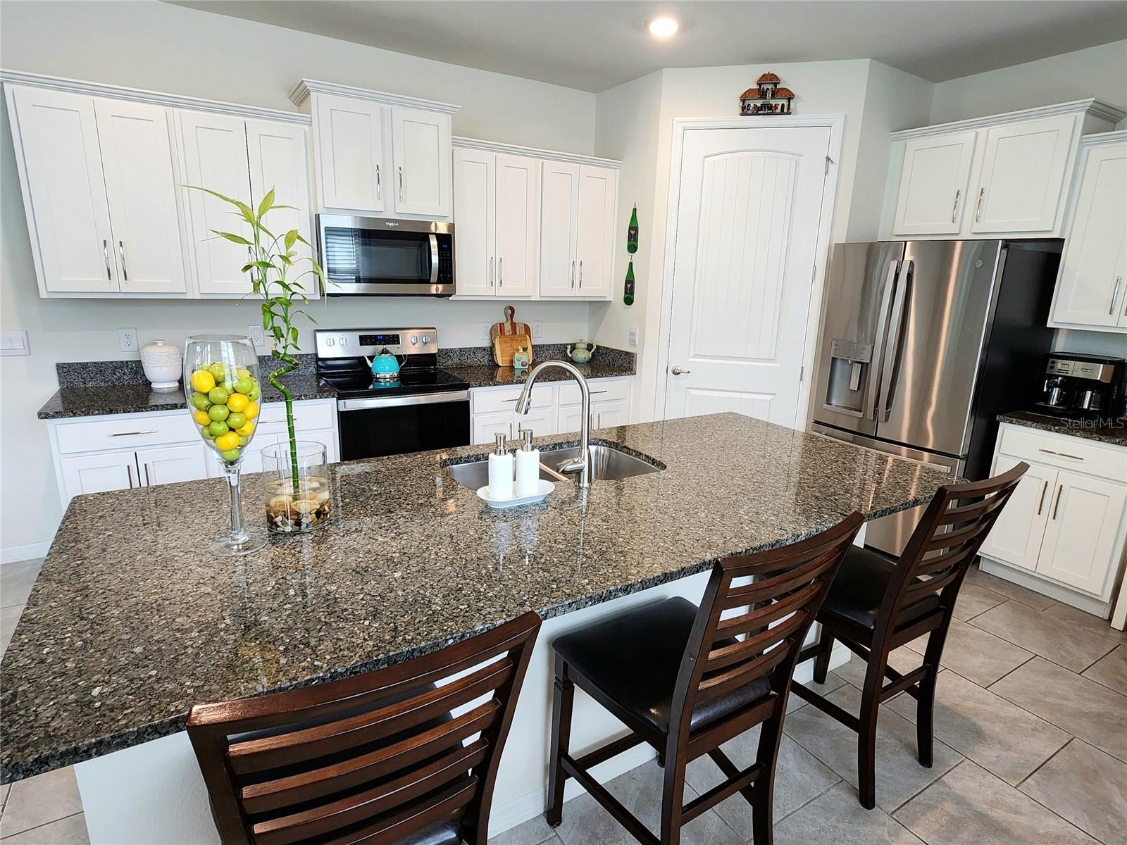 3415 Yellowtop Loop Property Photo 6