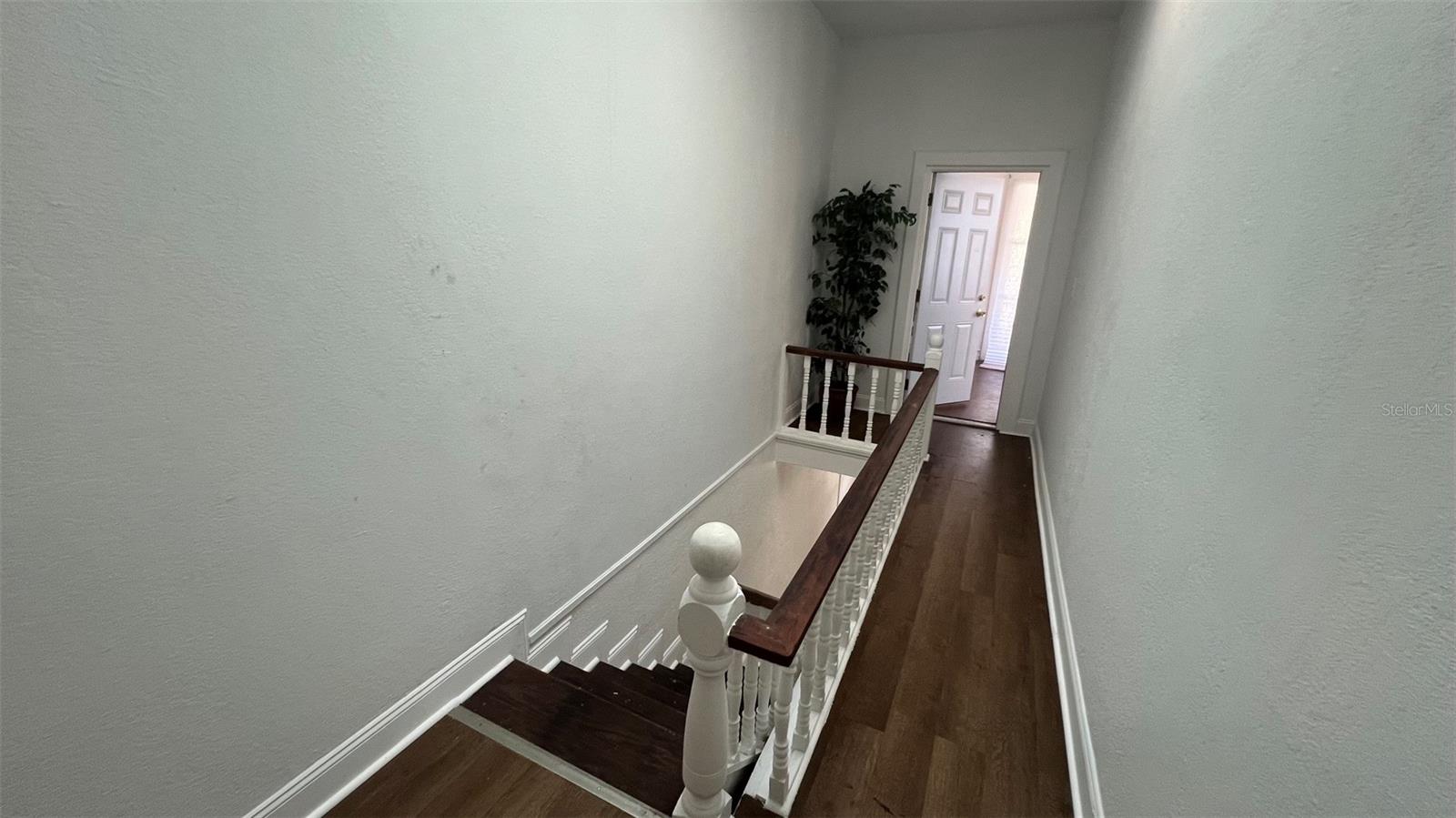 520 S Broadway Ave Property Photo 8
