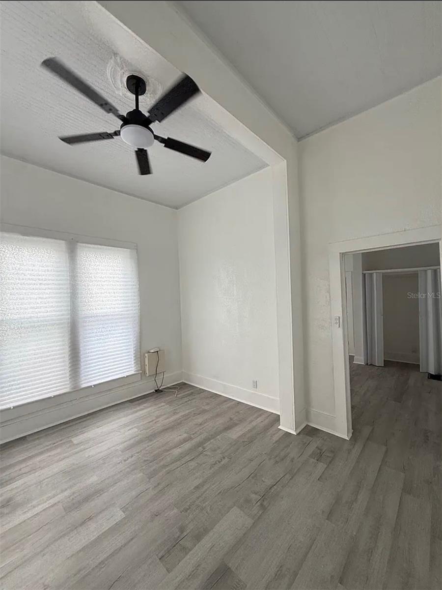 520 S Broadway Ave Property Photo 12