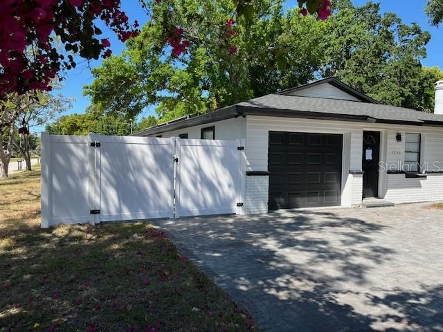 1256 S Bumby Ave Property Photo 2