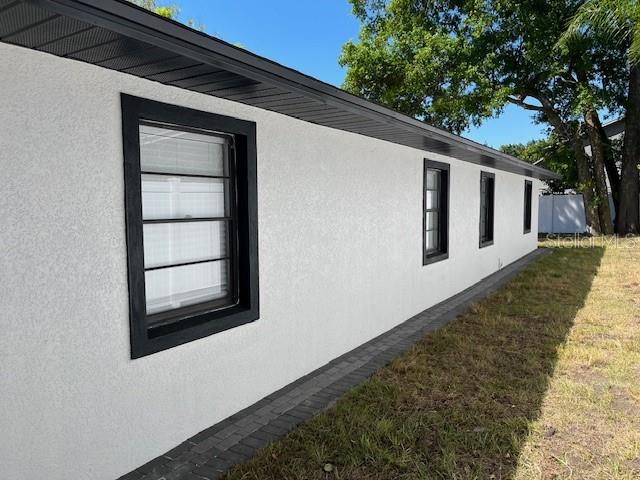 1256 S Bumby Ave Property Photo 5