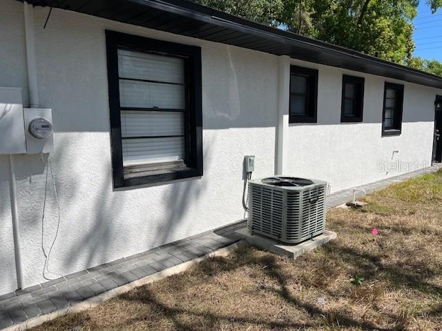 1256 S Bumby Ave Property Photo 8
