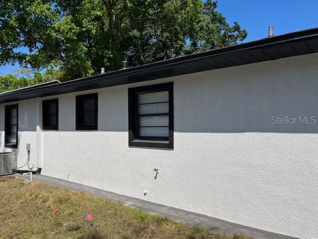 1256 S Bumby Ave Property Photo 9