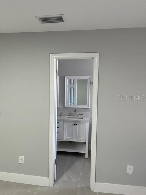 1256 S Bumby Ave Property Photo 37