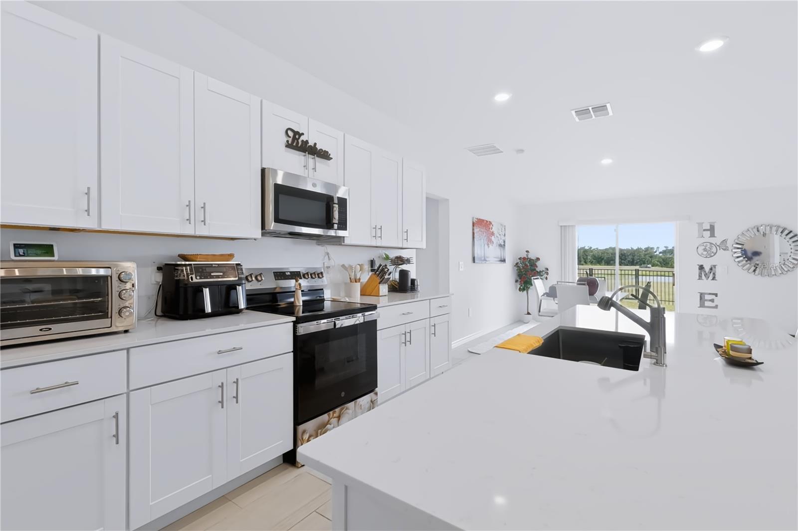13421 New Jade Ave Property Photo 13