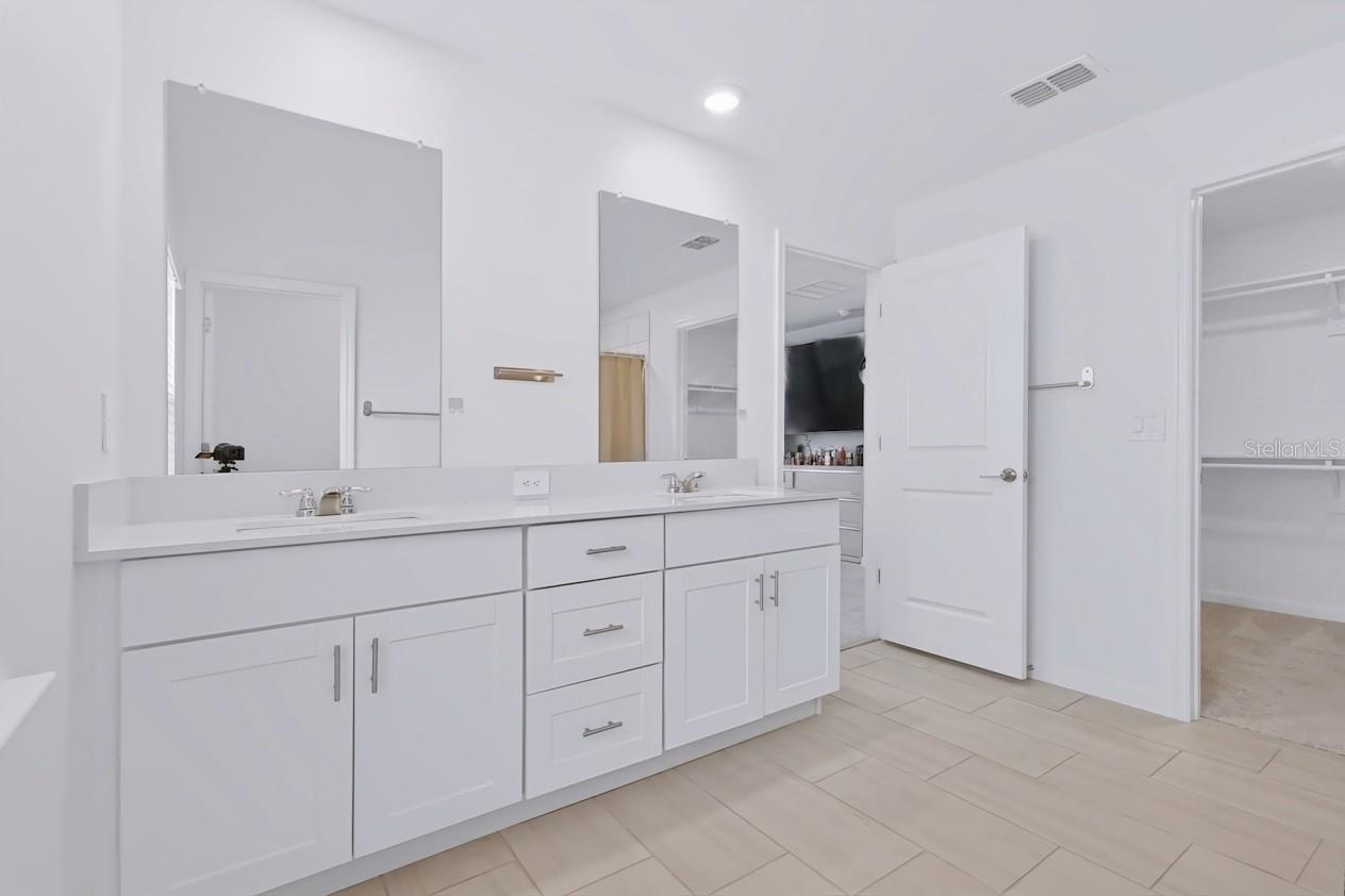 13421 New Jade Ave Property Photo 39