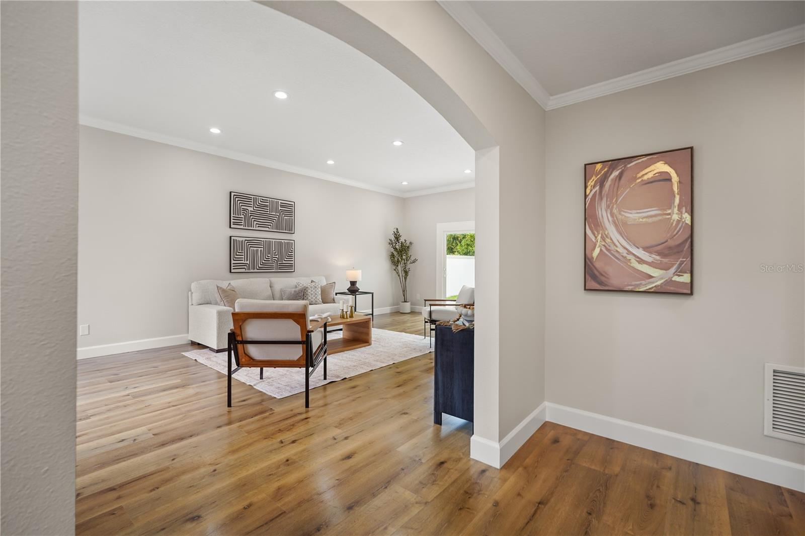 2186 Countryside Cir N Property Photo 2