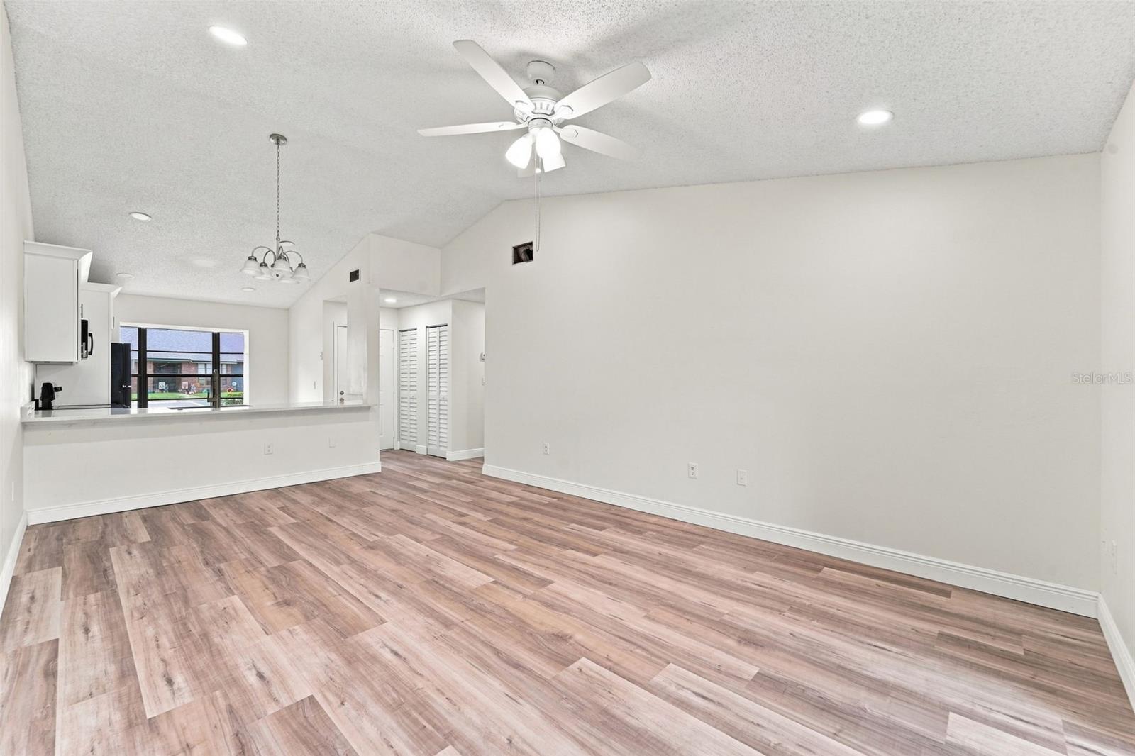 2781 King Oak Cir Property Photo 3