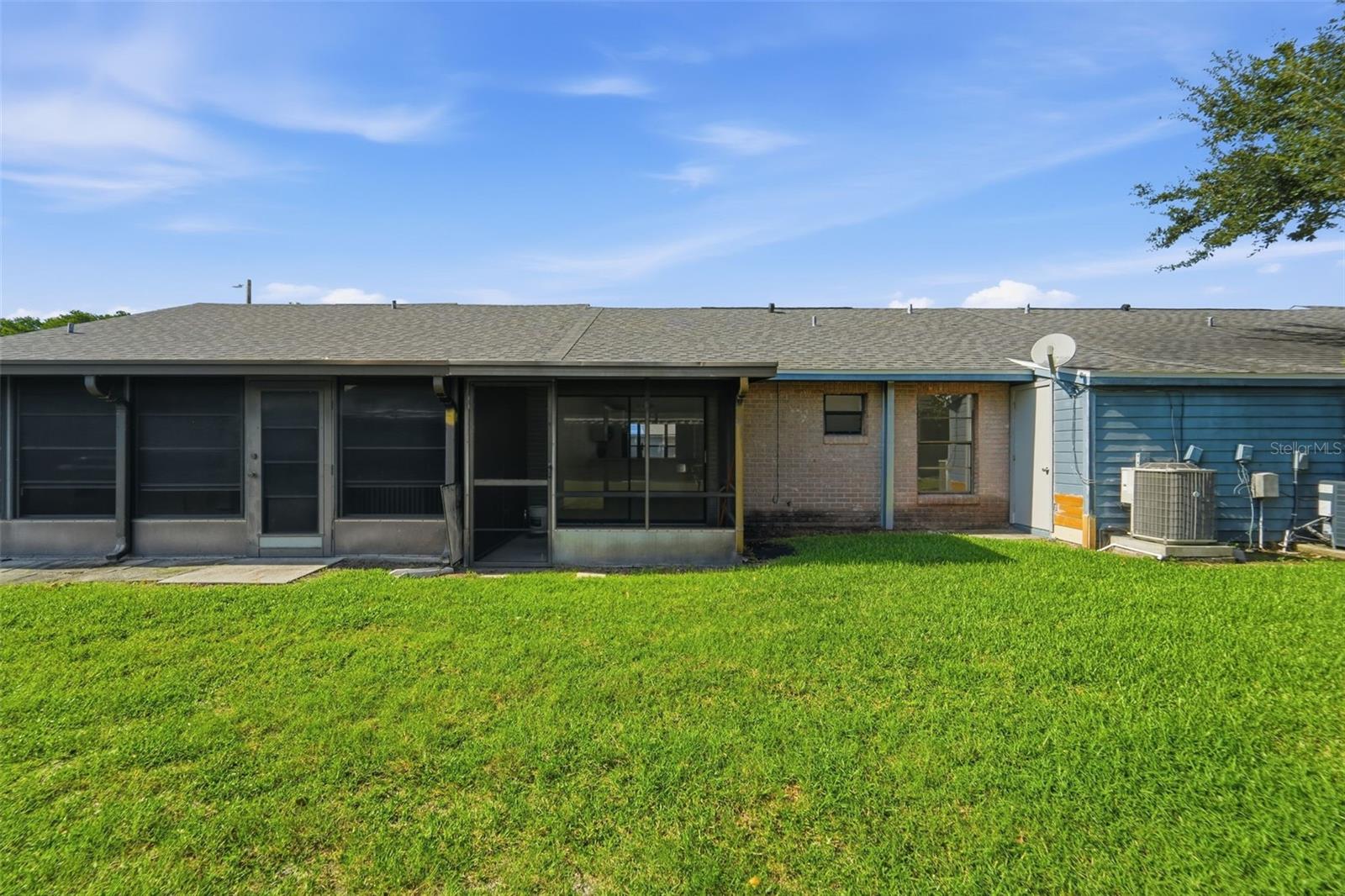 2781 King Oak Cir Property Photo 9