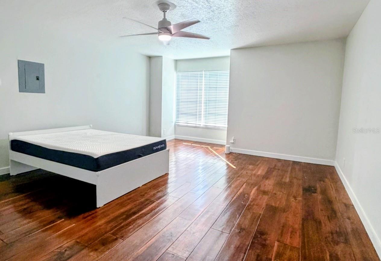 415 Celebration Ave #b Property Photo 3