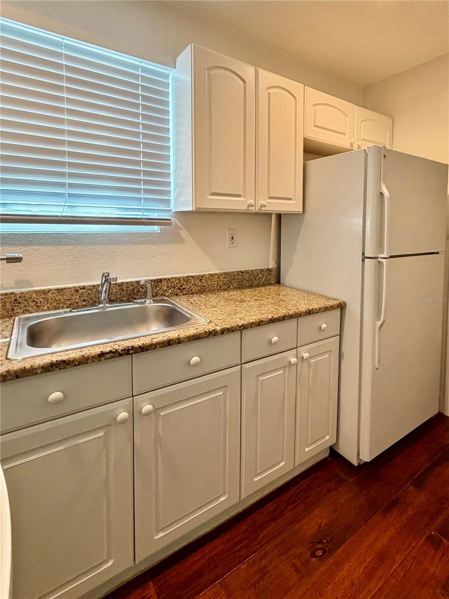 415 Celebration Ave #b Property Photo 4