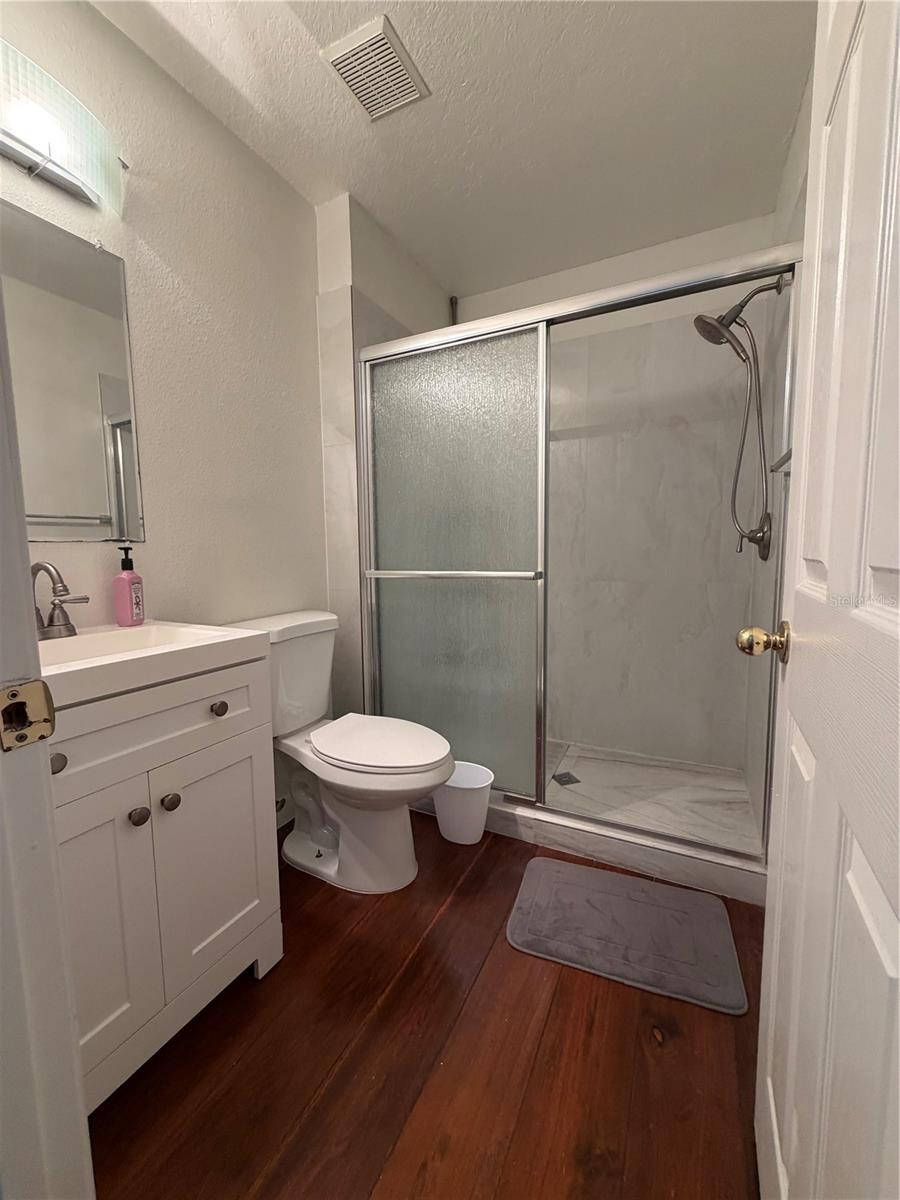 415 Celebration Ave #b Property Photo 6