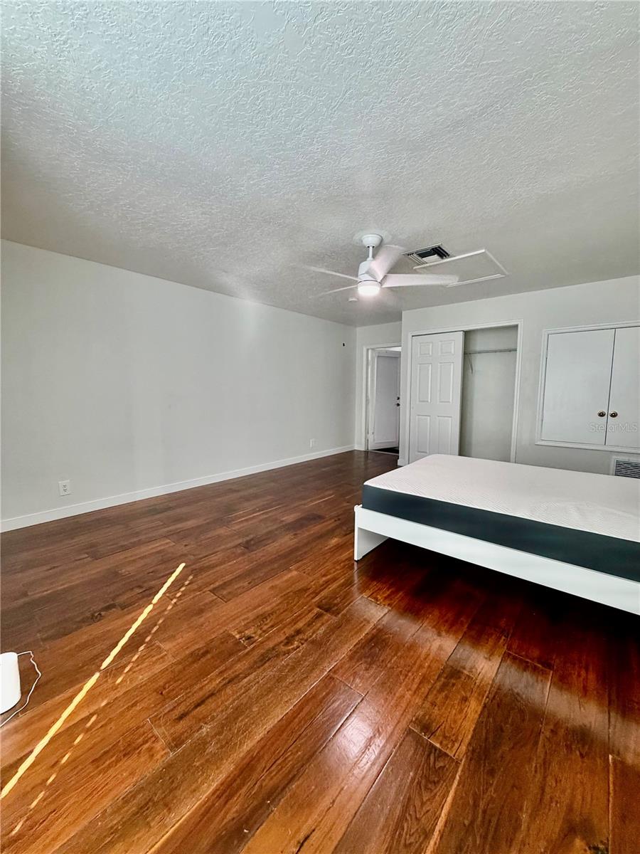 415 Celebration Ave #b Property Photo 7